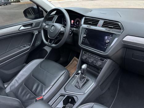 VOLKSWAGEN Tiguan 1.4 250 TSI TOTAL FLEX ALLSPACE COMFORTLINE TURBO AUTOM�TICO TIPTRONIC, Foto 9