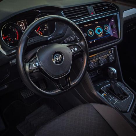 VOLKSWAGEN Tiguan 1.4 250 TSI TOTAL FLEX ALLSPACE COMFORTLINE TURBO AUTOM�TICO TIPTRONIC, Foto 4
