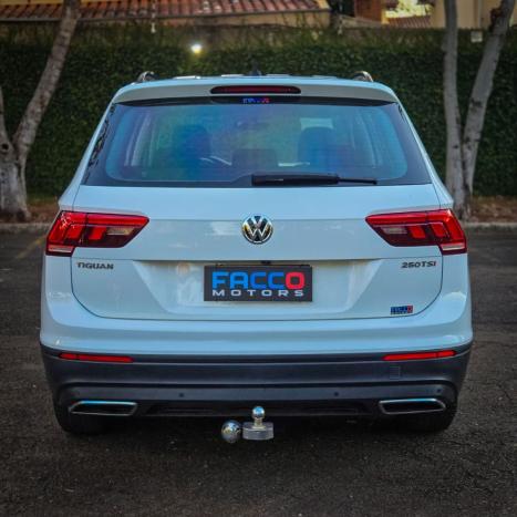 VOLKSWAGEN Tiguan 1.4 250 TSI TOTAL FLEX ALLSPACE COMFORTLINE TURBO AUTOM�TICO TIPTRONIC, Foto 6