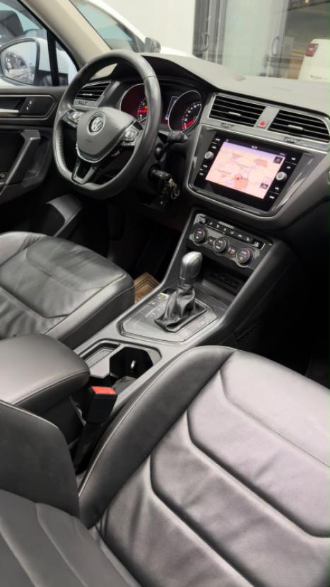 VOLKSWAGEN Tiguan 1.4 250 TSI TOTAL FLEX ALLSPACE COMFORTLINE TURBO AUTOM�TICO TIPTRONIC, Foto 15