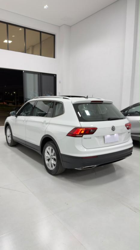 VOLKSWAGEN Tiguan 1.4 250 TSI TOTAL FLEX ALLSPACE COMFORTLINE TURBO AUTOM�TICO TIPTRONIC, Foto 3