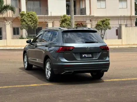 VOLKSWAGEN Tiguan 1.4 250 TSI TOTAL FLEX ALLSPACE COMFORTLINE TURBO AUTOMÁTICO TIPTRONIC, Foto 4