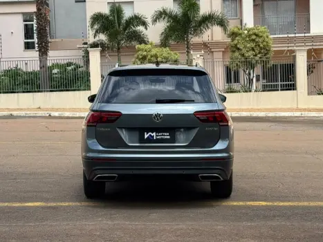 VOLKSWAGEN Tiguan 1.4 250 TSI TOTAL FLEX ALLSPACE COMFORTLINE TURBO AUTOMÁTICO TIPTRONIC, Foto 5