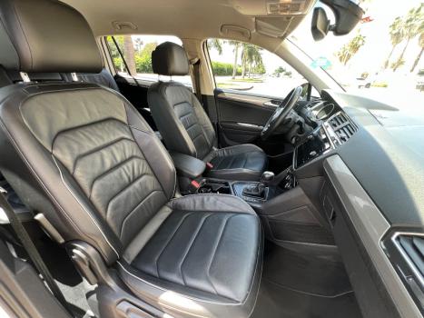 VOLKSWAGEN Tiguan 1.4 250 TSI TOTAL FLEX ALLSPACE COMFORTLINE TURBO AUTOMÁTICO TIPTRONIC, Foto 13