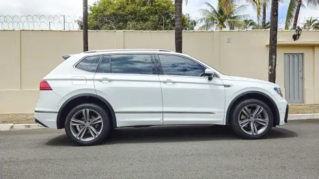 VOLKSWAGEN Tiguan 2.0 350 TSI TOTAL FLEX ALLSPACE R-LINE 4-MOTION TURBO AUTOM�TICO DSG, Foto 4