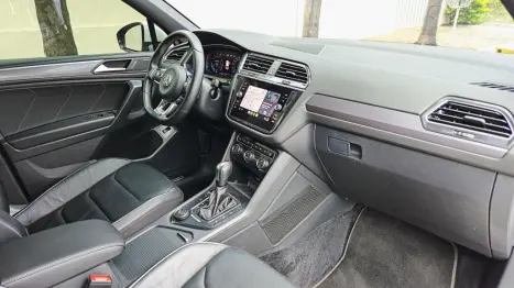 VOLKSWAGEN Tiguan 2.0 350 TSI TOTAL FLEX ALLSPACE R-LINE 4-MOTION TURBO AUTOM�TICO DSG, Foto 9