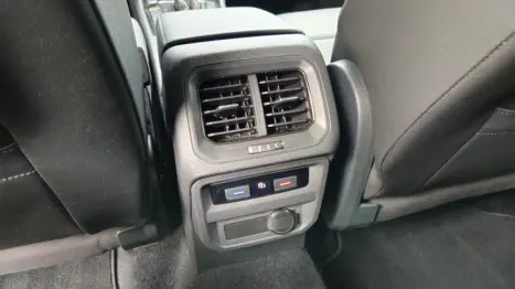 VOLKSWAGEN Tiguan 2.0 350 TSI TOTAL FLEX ALLSPACE R-LINE 4-MOTION TURBO AUTOM�TICO DSG, Foto 14