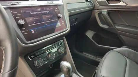 VOLKSWAGEN Tiguan 2.0 350 TSI TOTAL FLEX ALLSPACE R-LINE 4-MOTION TURBO AUTOM�TICO DSG, Foto 16