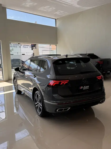 VOLKSWAGEN Tiguan 2.0 16V 4P TSI 300 TURBO R-LINE AUTOM�TICO, Foto 8
