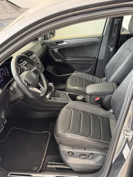 VOLKSWAGEN Tiguan 2.0 16V 4P TSI 300 TURBO R-LINE AUTOM�TICO, Foto 11