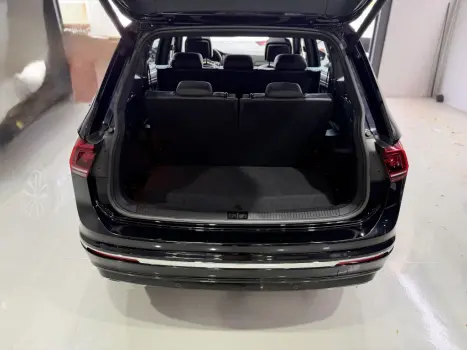 VOLKSWAGEN Tiguan 2.0 350 TSI TOTAL FLEX ALLSPACE R-LINE 4-MOTION TURBO AUTOM�TICO DSG, Foto 6
