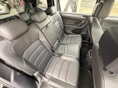 VOLKSWAGEN Tiguan 2.0 350 TSI TOTAL FLEX ALLSPACE R-LINE 4-MOTION TURBO AUTOM�TICO DSG, Foto 19