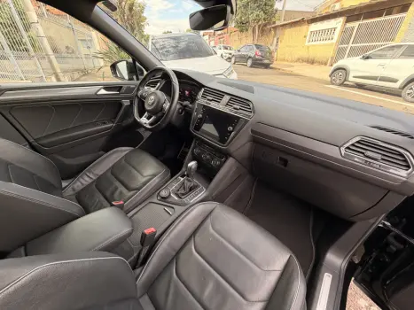 VOLKSWAGEN Tiguan 2.0 350 TSI TOTAL FLEX ALLSPACE R-LINE 4-MOTION TURBO AUTOM�TICO DSG, Foto 21