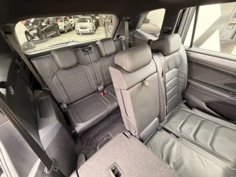 VOLKSWAGEN Tiguan 2.0 350 TSI TOTAL FLEX ALLSPACE R-LINE 4-MOTION TURBO AUTOM�TICO DSG, Foto 22