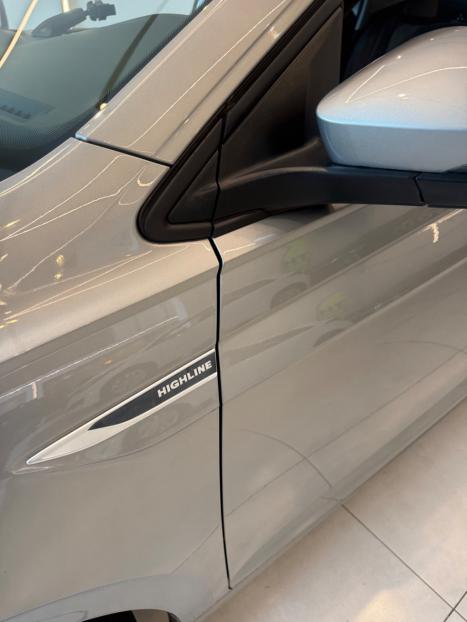 VOLKSWAGEN Virtus 1.0 4P 200 TSI FLEX HIGHLINE AUTOM�TICO, Foto 15