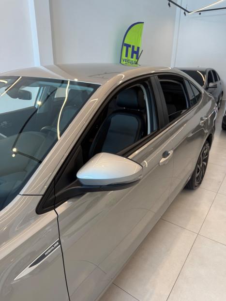VOLKSWAGEN Virtus 1.0 4P 200 TSI FLEX HIGHLINE AUTOM�TICO, Foto 16