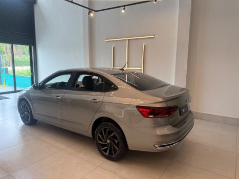 VOLKSWAGEN Virtus 1.0 4P 200 TSI FLEX HIGHLINE AUTOM�TICO, Foto 19