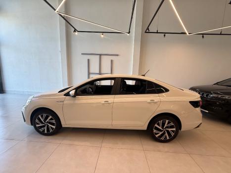 VOLKSWAGEN Virtus 1.0 4P 200 TSI FLEX HIGHLINE AUTOM�TICO, Foto 4