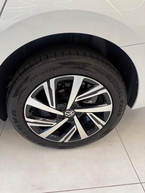 VOLKSWAGEN Virtus 1.0 4P 200 TSI FLEX HIGHLINE AUTOM�TICO, Foto 16