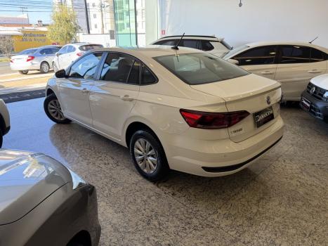 VOLKSWAGEN Virtus 1.0 4P 200 TSI FLEX COMFORTLINE AUTOM�TICO, Foto 4