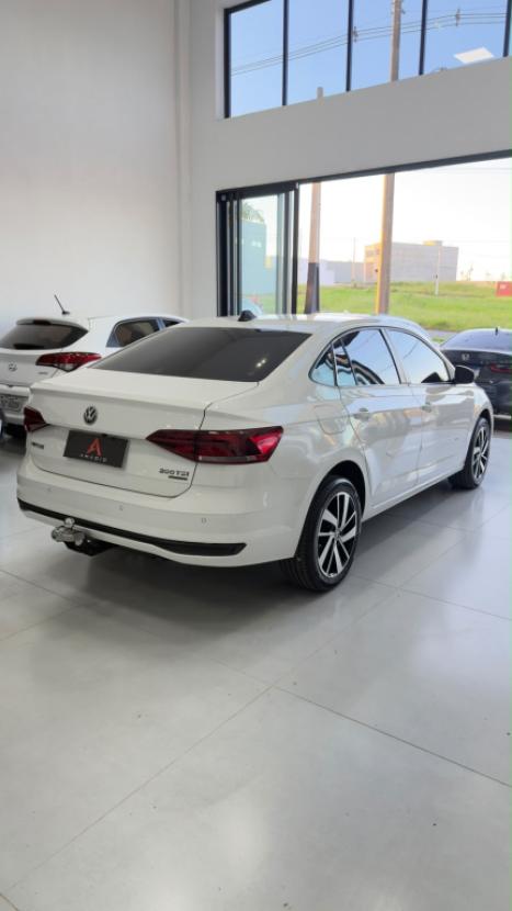 VOLKSWAGEN Virtus 1.0 4P 200 TSI FLEX COMFORTLINE AUTOMÁTICO, Foto 4