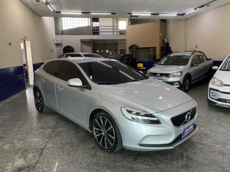 VOLVO V40 2.0 4P T4 MOMENTUM TURBO AUTOM�TICO, Foto 1