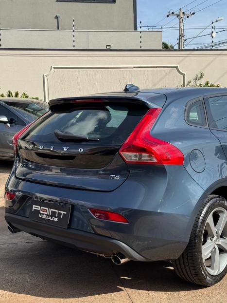 VOLVO V40 2.0 4P T4 KINETIC TURBO AUTOM�TICO, Foto 2