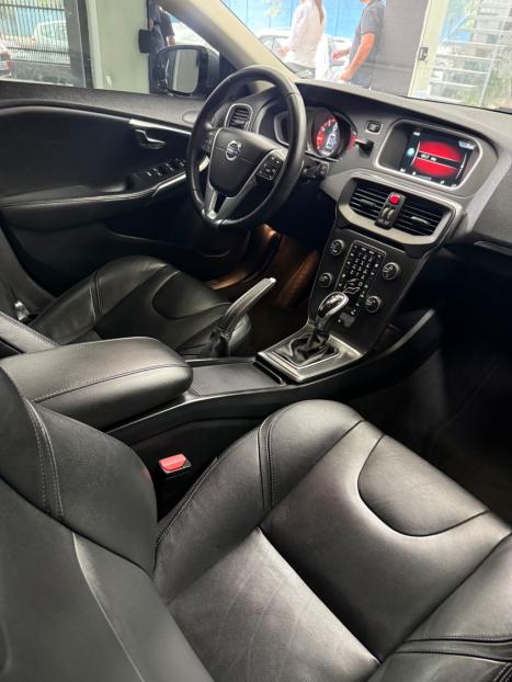 VOLVO V40 2.0 4P T4 MOMENTUM TURBO AUTOM�TICO, Foto 4