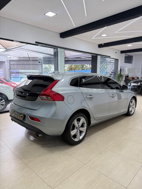 VOLVO V40 2.0 4P T4 MOMENTUM TURBO AUTOM�TICO, Foto 7
