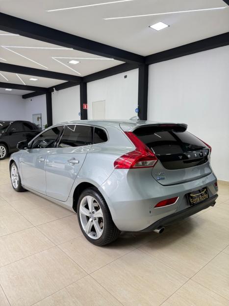 VOLVO V40 2.0 4P T4 MOMENTUM TURBO AUTOM�TICO, Foto 9