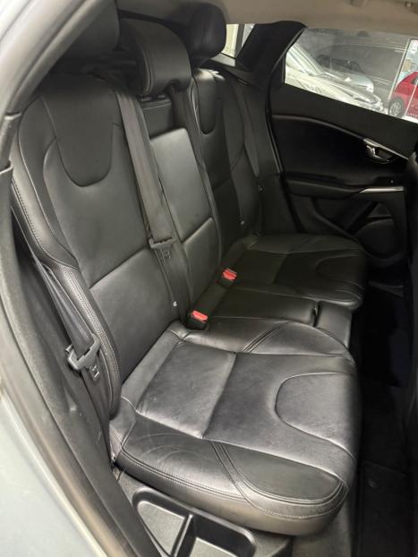 VOLVO V40 2.0 4P T4 MOMENTUM TURBO AUTOM�TICO, Foto 15