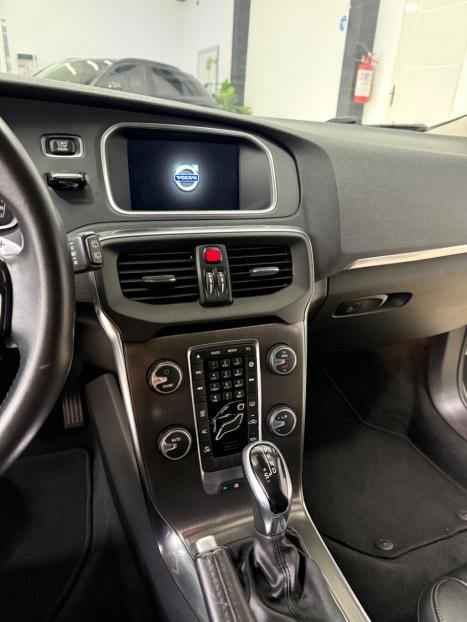 VOLVO V40 2.0 4P T4 MOMENTUM TURBO AUTOM�TICO, Foto 17