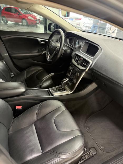 VOLVO V40 2.0 4P T4 MOMENTUM TURBO AUTOM�TICO, Foto 18