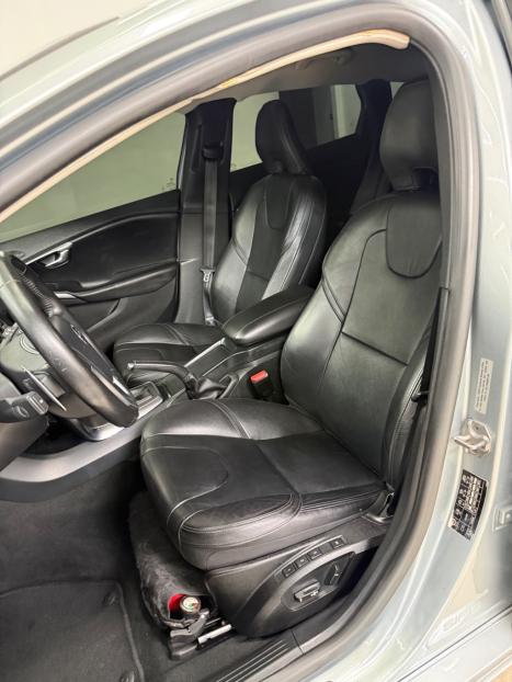 VOLVO V40 2.0 4P T4 MOMENTUM TURBO AUTOM�TICO, Foto 20