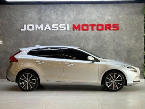 VOLVO V40 2.0 4P T4 MOMENTUM TURBO AUTOM�TICO, Foto 4