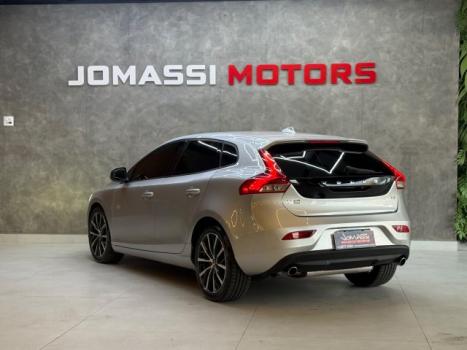 VOLVO V40 2.0 4P T4 MOMENTUM TURBO AUTOM�TICO, Foto 8