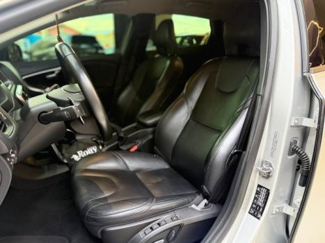 VOLVO V40 2.0 4P T4 MOMENTUM TURBO AUTOM�TICO, Foto 16