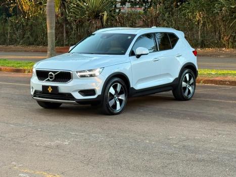VOLVO XC40 2.0 16V 4P T5 TURBO MOMENTUM AWD GEARTRONIC AUTOM�TICO, Foto 2