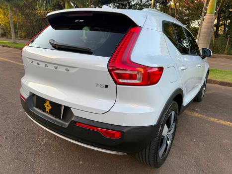 VOLVO XC40 2.0 16V 4P T5 TURBO MOMENTUM AWD GEARTRONIC AUTOM�TICO, Foto 3