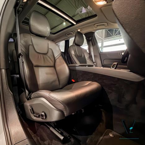 VOLVO XC60 2.0 16V 4P T8 RECHARGE H�BRIDO PLUS AWD TURBO GEARTRONIC AUTOM�TICO, Foto 14