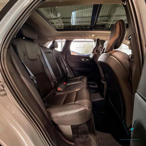VOLVO XC60 2.0 16V 4P T8 RECHARGE H�BRIDO PLUS AWD TURBO GEARTRONIC AUTOM�TICO, Foto 15