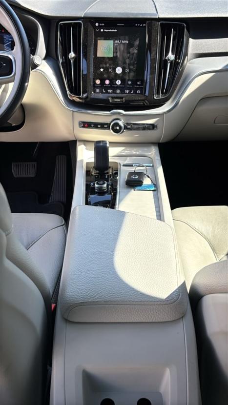 VOLVO XC60 2.0 16V 4P T8 RECHARGE H�BRIDO INSCRIPTION EXPRESSION AWD TURBO GEARTRONIC AUTOM�TICO, Foto 9