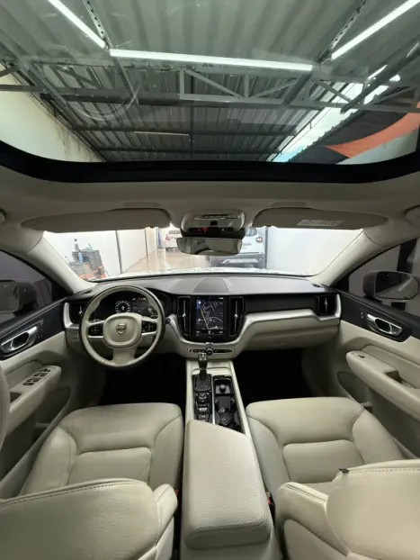 VOLVO XC60 2.0 4P T5 MOMENTUM TURBO AUTOM�TICO, Foto 11