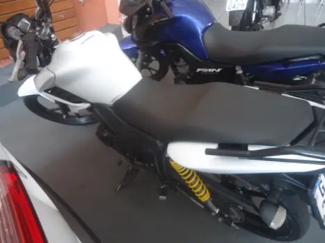 YAMAHA Fazer YS 150 ED, Foto 4
