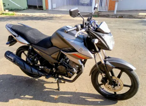YAMAHA FZ 15 Fazer ABS, Foto 2