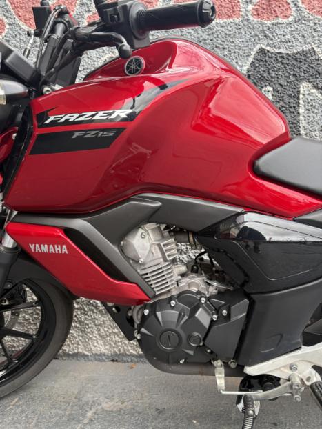 YAMAHA FZ 15 Fazer ABS, Foto 2
