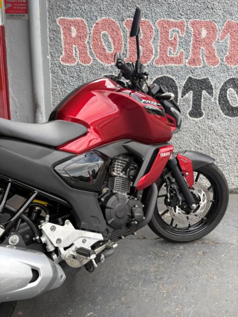 YAMAHA FZ 15 Fazer ABS, Foto 9
