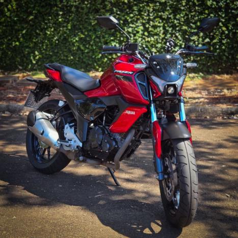 YAMAHA FZ 15 Fazer ABS, Foto 1