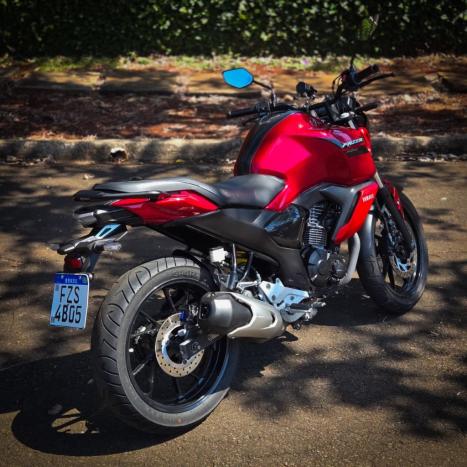 YAMAHA FZ 15 Fazer ABS, Foto 9