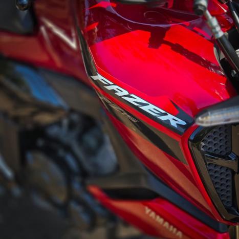 YAMAHA FZ 15 Fazer ABS, Foto 13